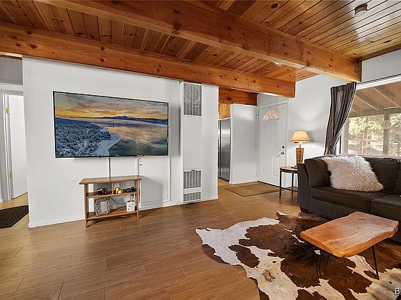 Living Room - facing south