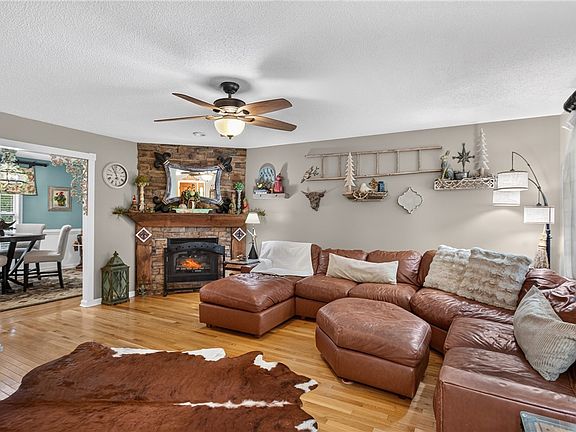 5th image of 206 Playground Rd
