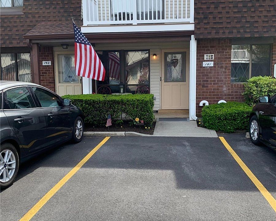 1st image of 141 Cambridge Dr