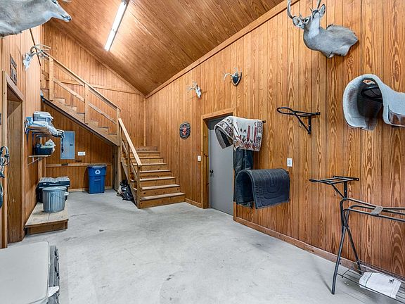 18th image of 1032 Forest Dr