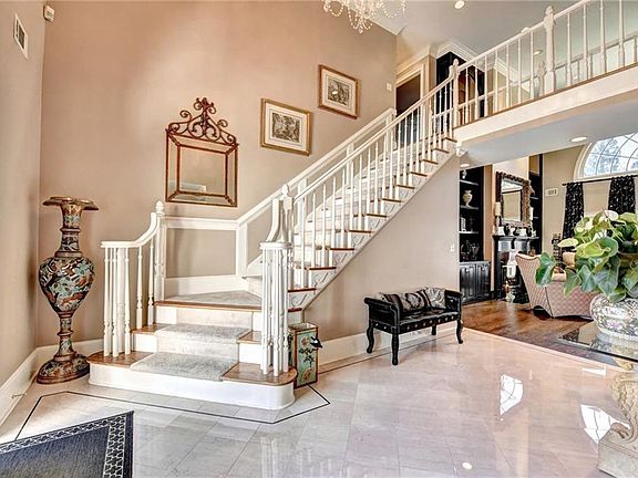 2nd image of 640 River Falls Ct