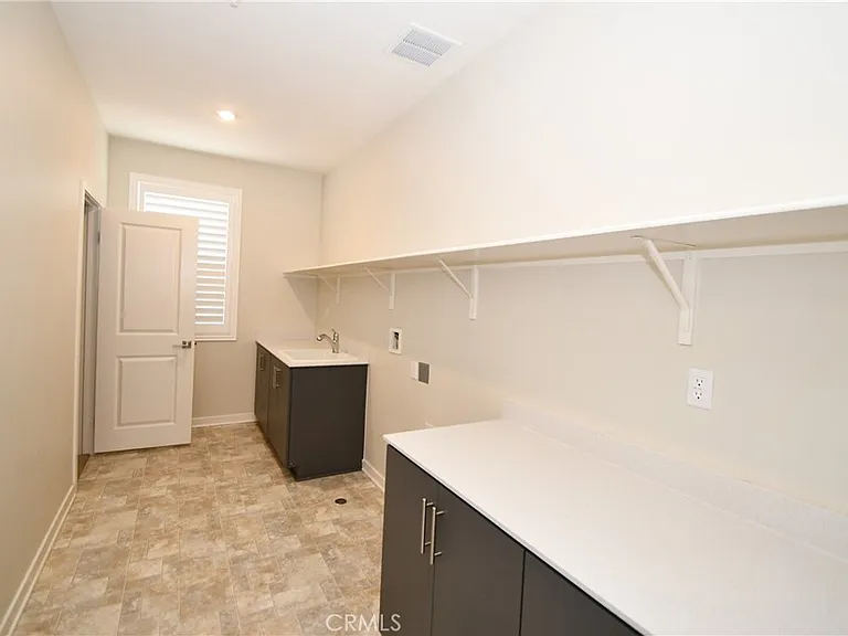 15743 Butterfly Dr — Photo 32