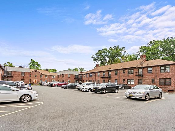5th image of 250 S Arlington Ave