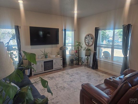 2nd image of 1318 Lewis Ave