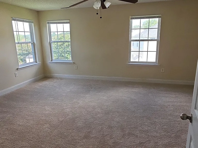 13631 Riding Hill Ave — Photo 15