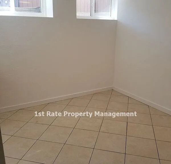 1816 W State St #4 — Photo 10