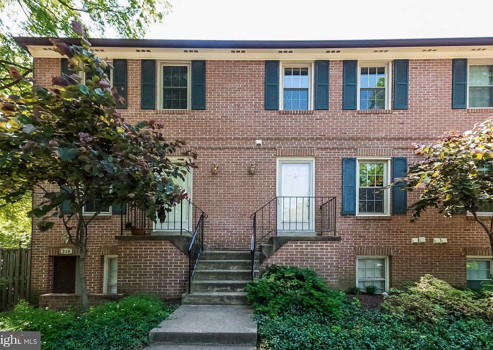 1st image of 223 Katie Ct