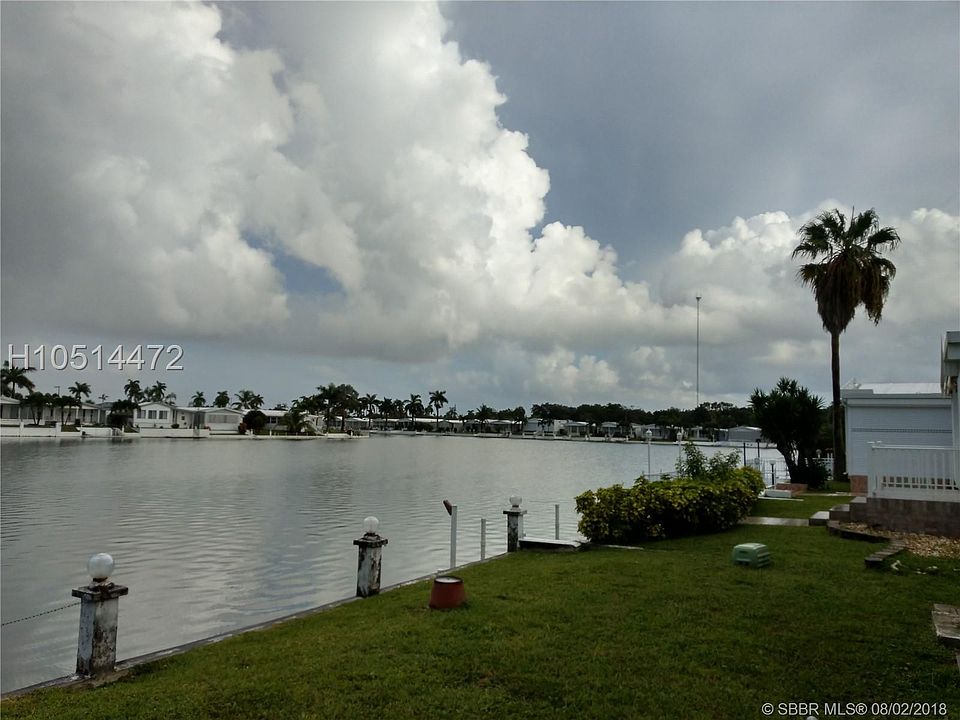 2nd image of 412 Marine Dr