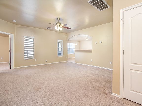 3rd image of 515 E Linden Ln