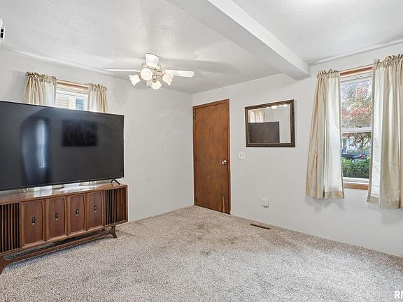 2nd image of 2537 Boies Ave