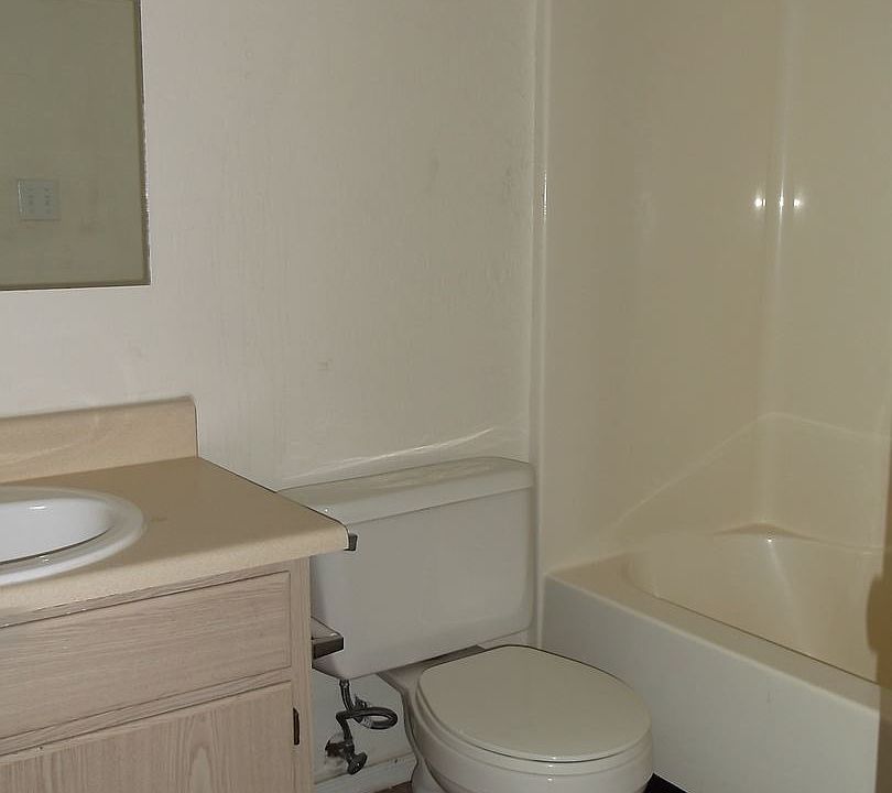 2nd image of 440 E Florence Heights Dr APT 07