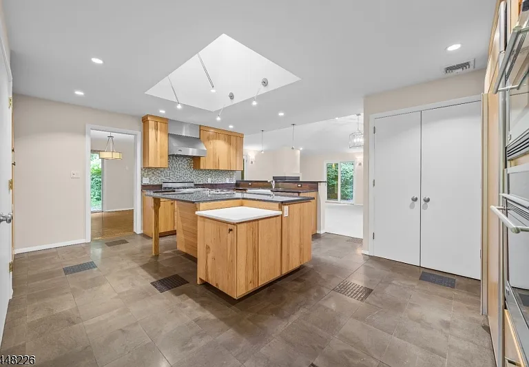 29 Wayside Pl — Photo 12