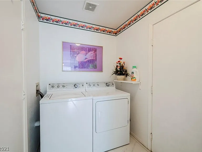824 Radiant Star St — Photo 21