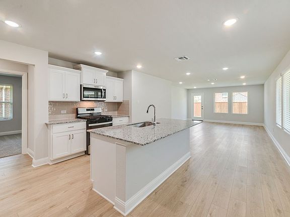 3rd image of 1705 Sandy Pond St