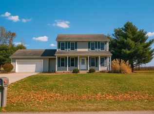 60909 Woodland Dr, Dowagiac, MI 49047