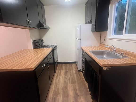 Kitchen with new Oven Range