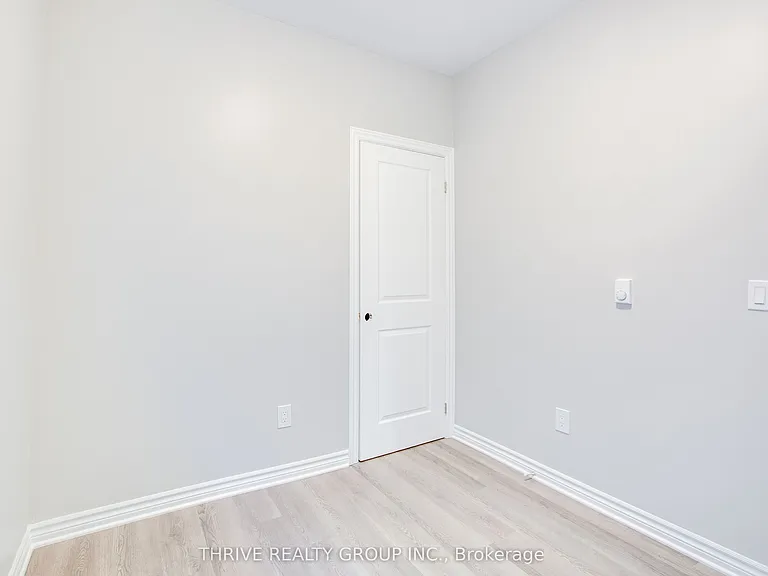 140 Wellington St #3 — Photo 11