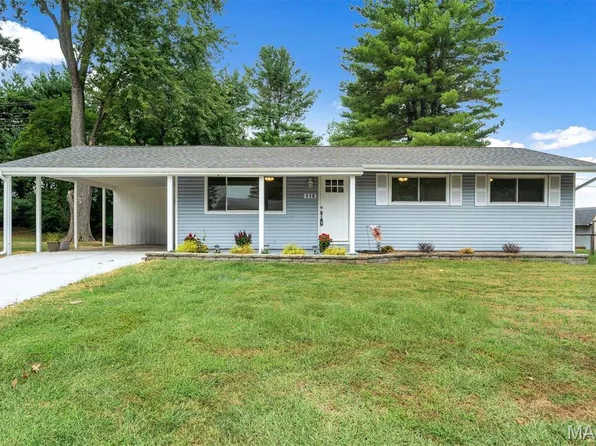 110 Paula Dr, Saint Charles, MO 63301