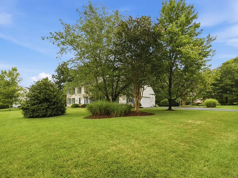 7707 Lake Glen Dr — Photo 45