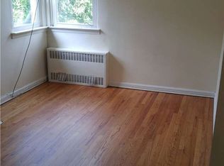 4607 Newtown Rd #3, Astoria, NY 11103