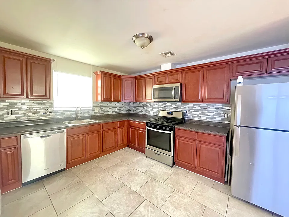 280 S 20th St