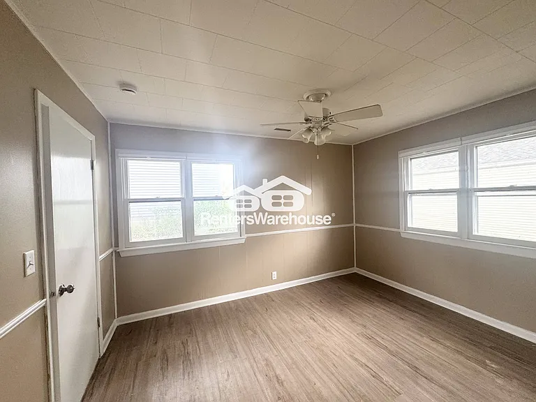 1685 Northwest Dr — Photo 19