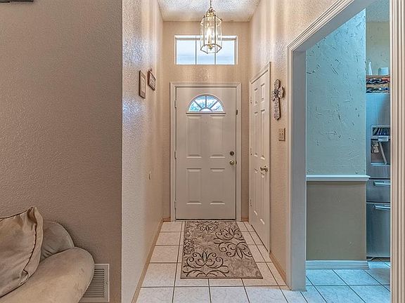 3rd image of 2704 Stephen Dr