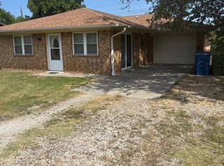 925 N 8th St, Sanger, TX 76266