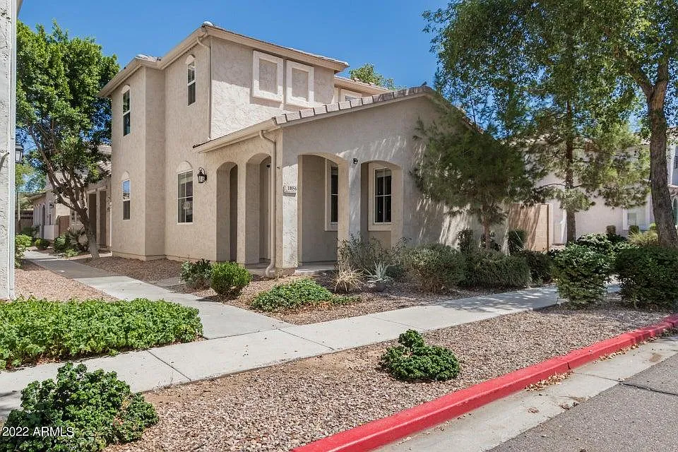 3 bed, 1417 sqft, $2,050 — Photo 3