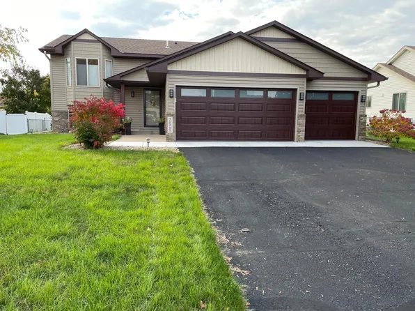 7009 92nd Ave N, Brooklyn Park, MN 55445