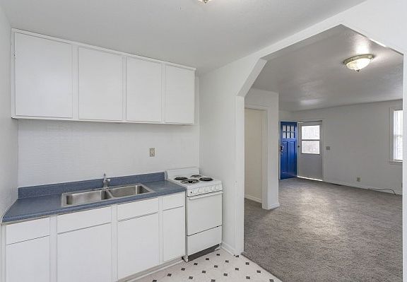 4th image of 1319 Sunnyview Dr