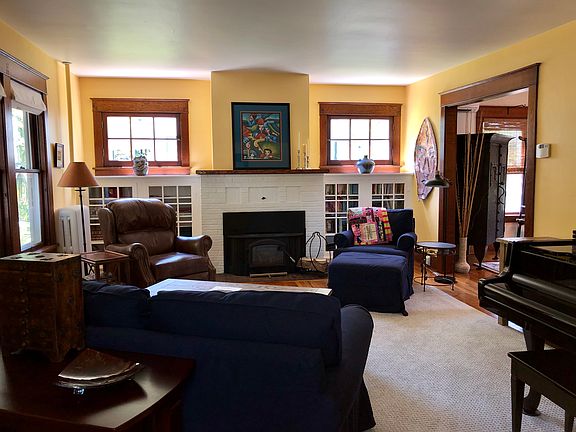 4th image of 417 W Nittany Ave