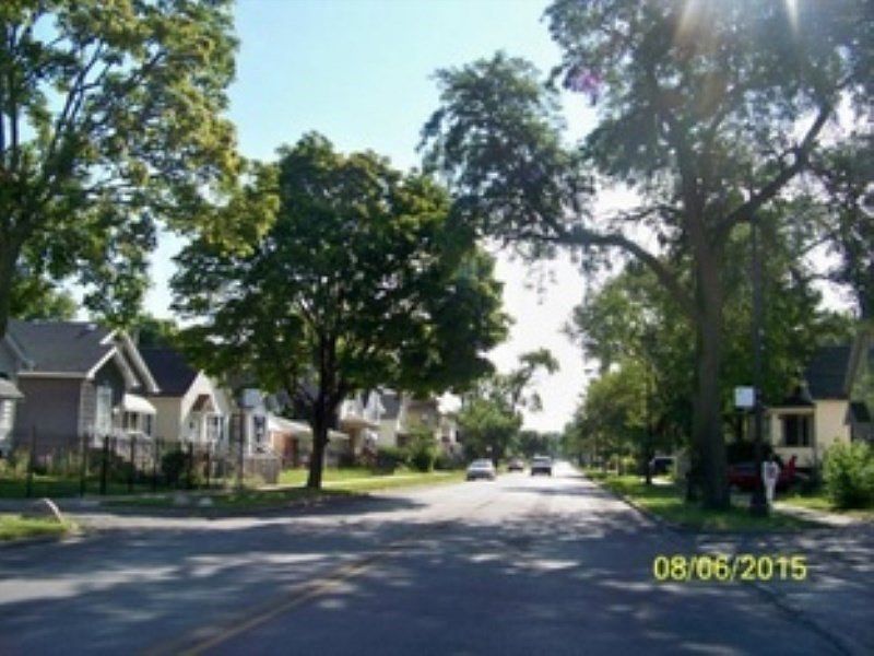 2nd image of 350 W 107th St