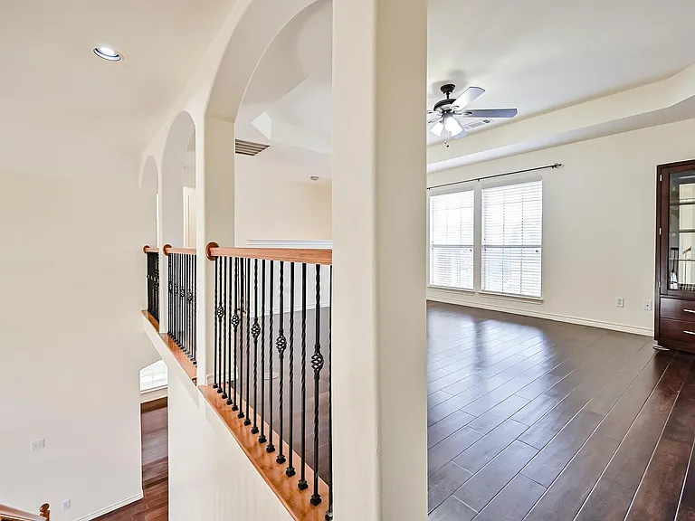2716 Eastland Dr — Photo 27