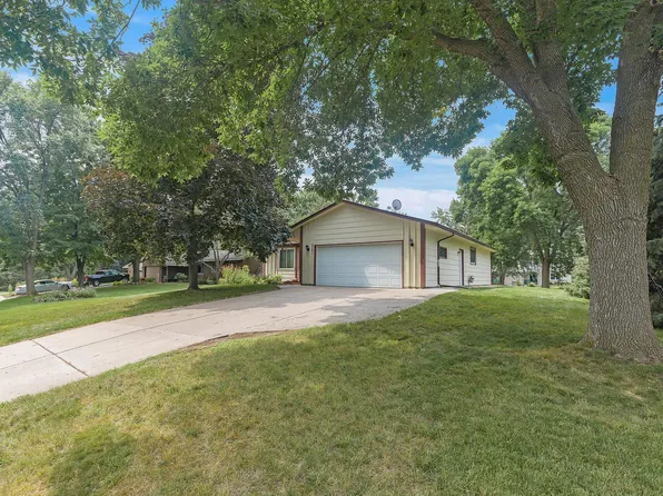 6261 Meadowlark Ln N, Maple Grove, MN 55369