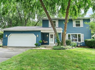 38 Lockman Cir, Elgin, IL 60123