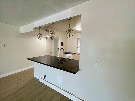 5th image of 2821 Somerset Dr APT 115