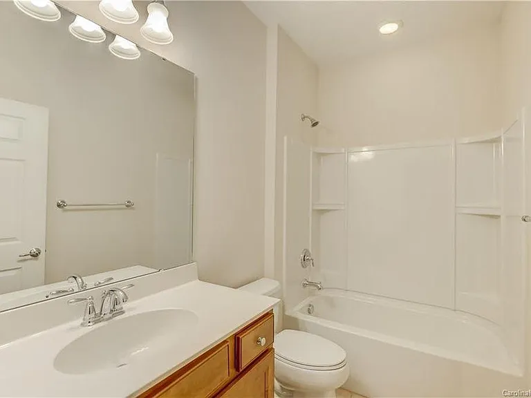 8118 Crater Lake Dr — Photo 24