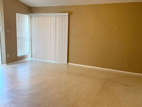 3rd image of 811 Lexington Rd APT A