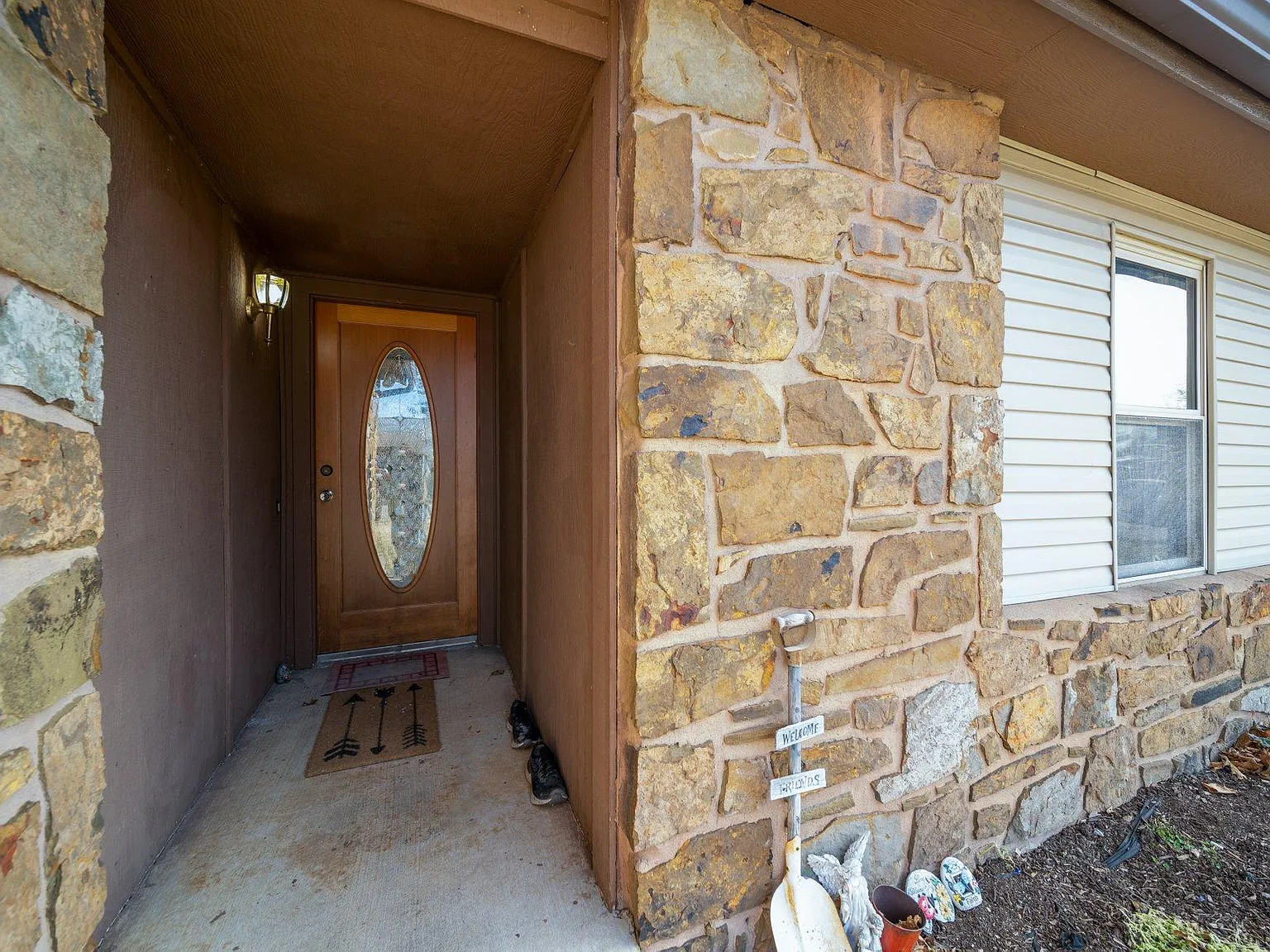 3 bed, $1,575 — Photo 2
