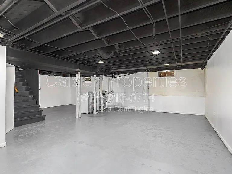 1031 Merrifield St SE — Photo 31