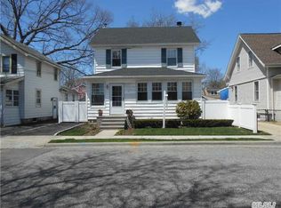 2940 Davis St, Oceanside, NY 11572
