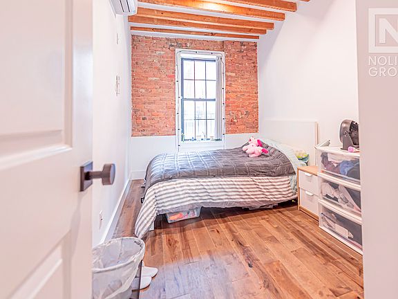 4th image of 152 W 49th St #6EE