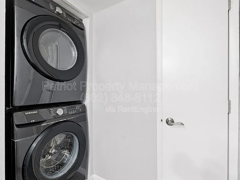 1005 E 8th St #2007 — Photo 33