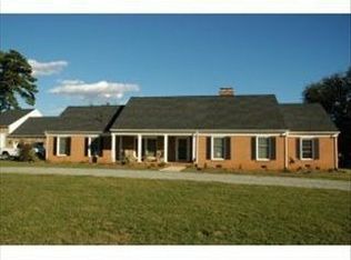 1032 Pineland Dr, Graham, NC 27253