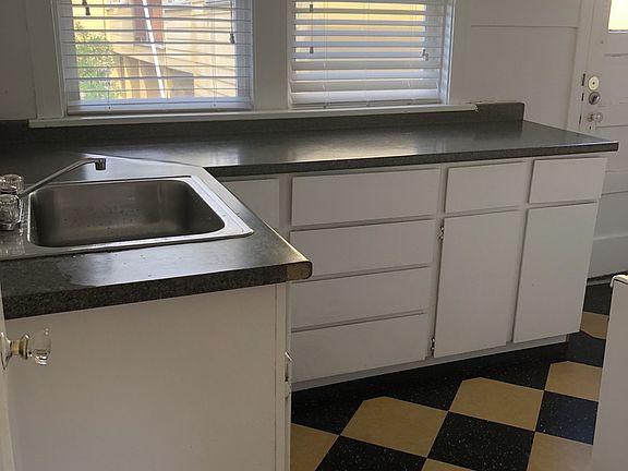 5th image of 5318 NE Wistaria Dr APT 4