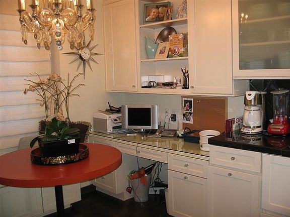 4th image of 2588 Northshore Ln