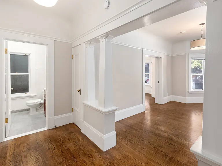 929 Pine Street — Photo 9