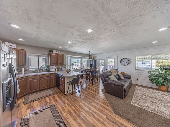 4th image of 2765 W Lindi Way