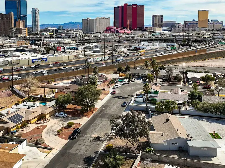 1913 Birch St — Photo 40